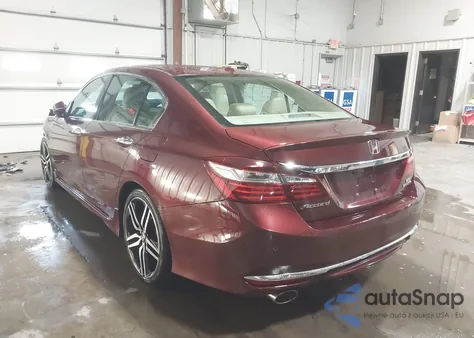 2016 Honda Accord Touring z USA, uszkodzony, nr VIN 1HGCR3F99GA031313